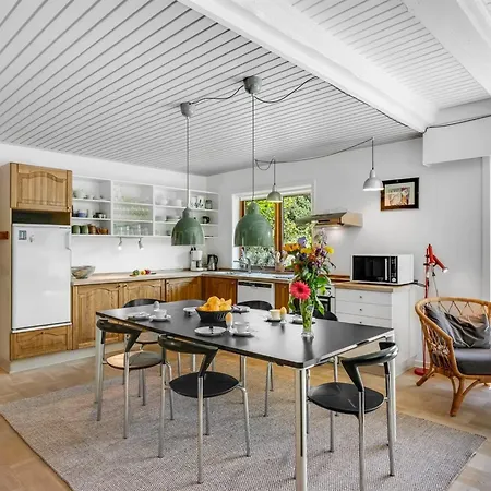 Akeleje - 900m From The Sea By Interhome *
